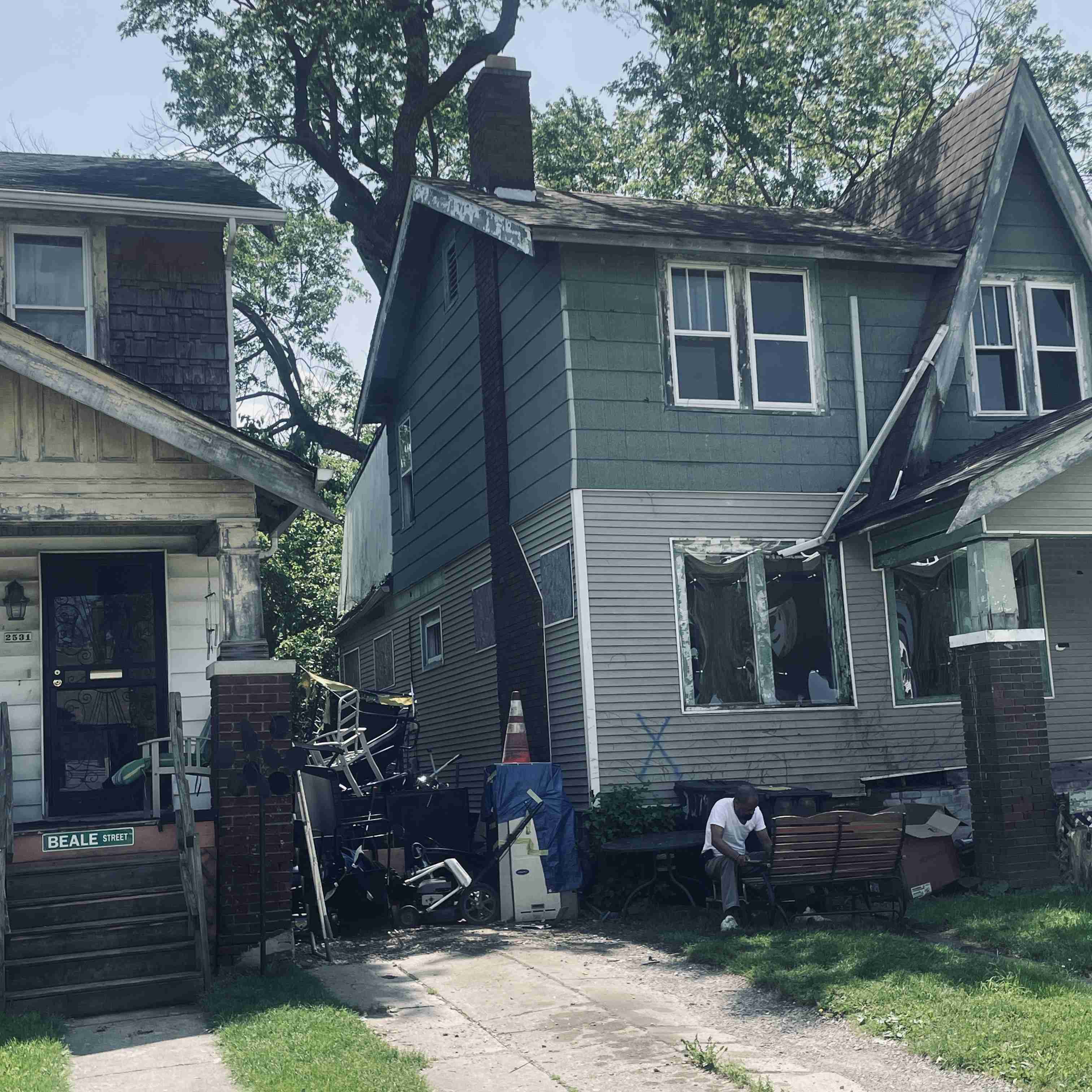 2537 Fullerton (7).jpg